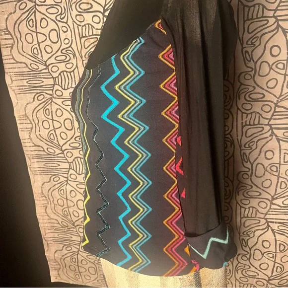 Rayure Paris chevron print mesh top - Picture 5 of 9